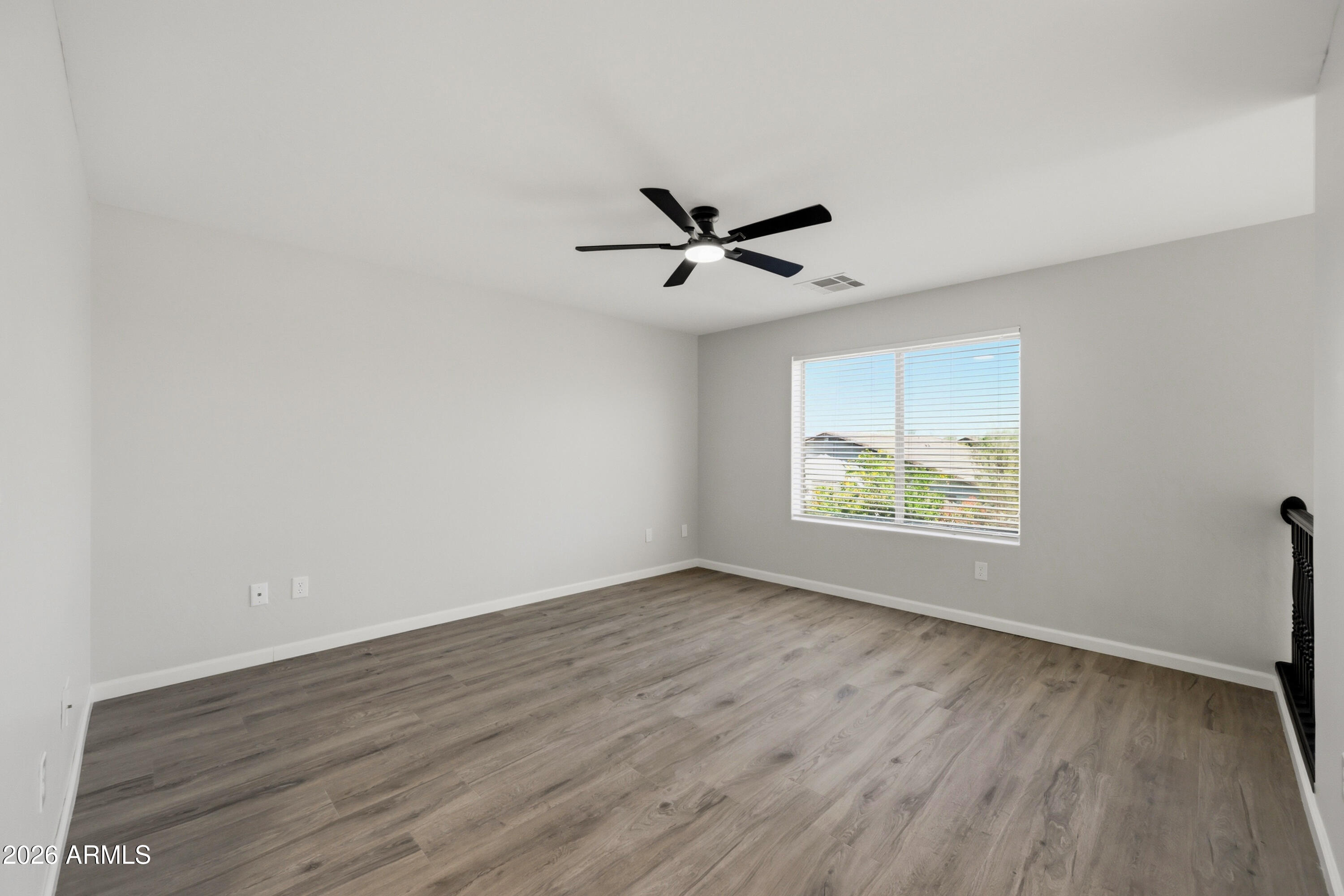 1008 E MOHAWK Drive