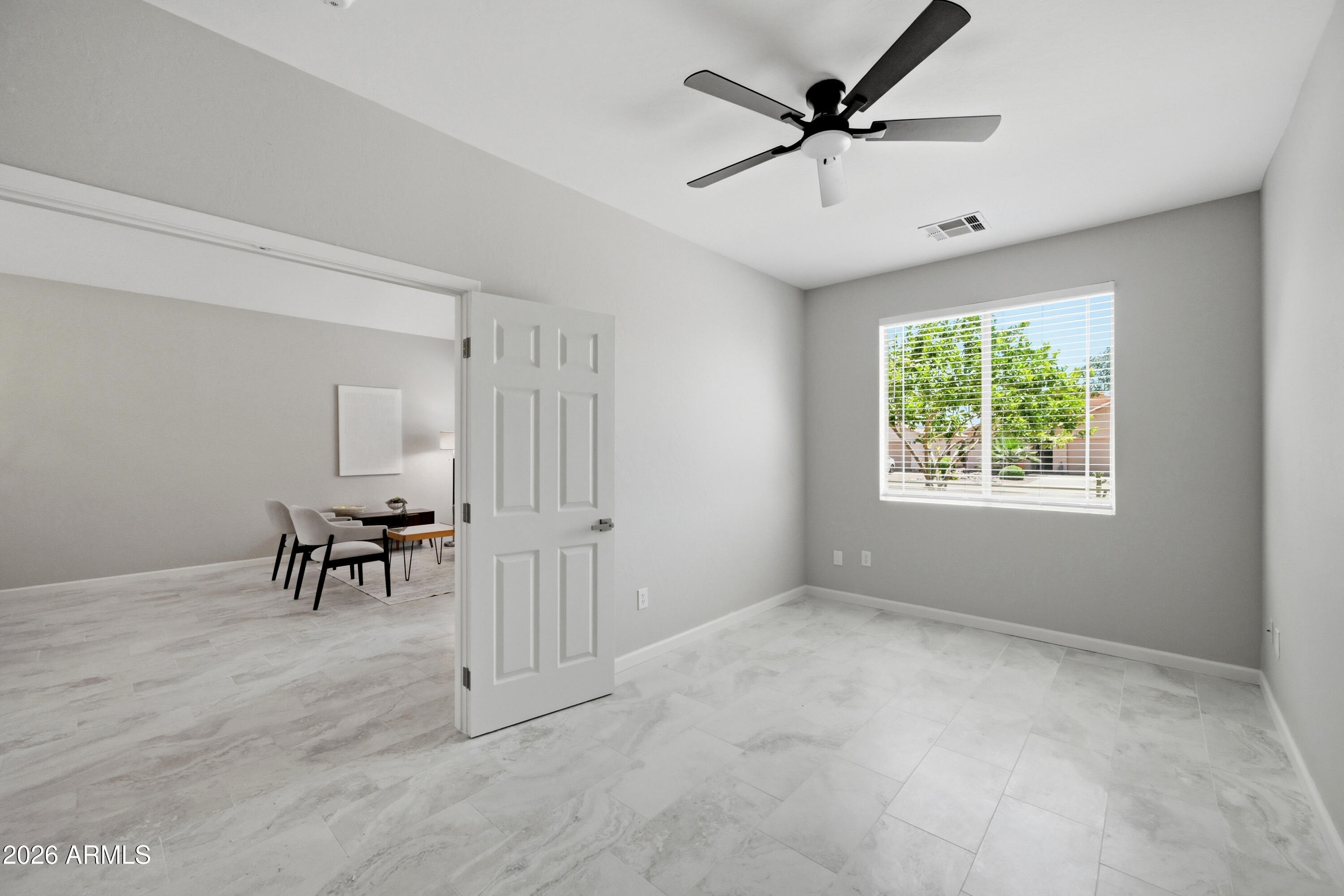 1008 E MOHAWK Drive