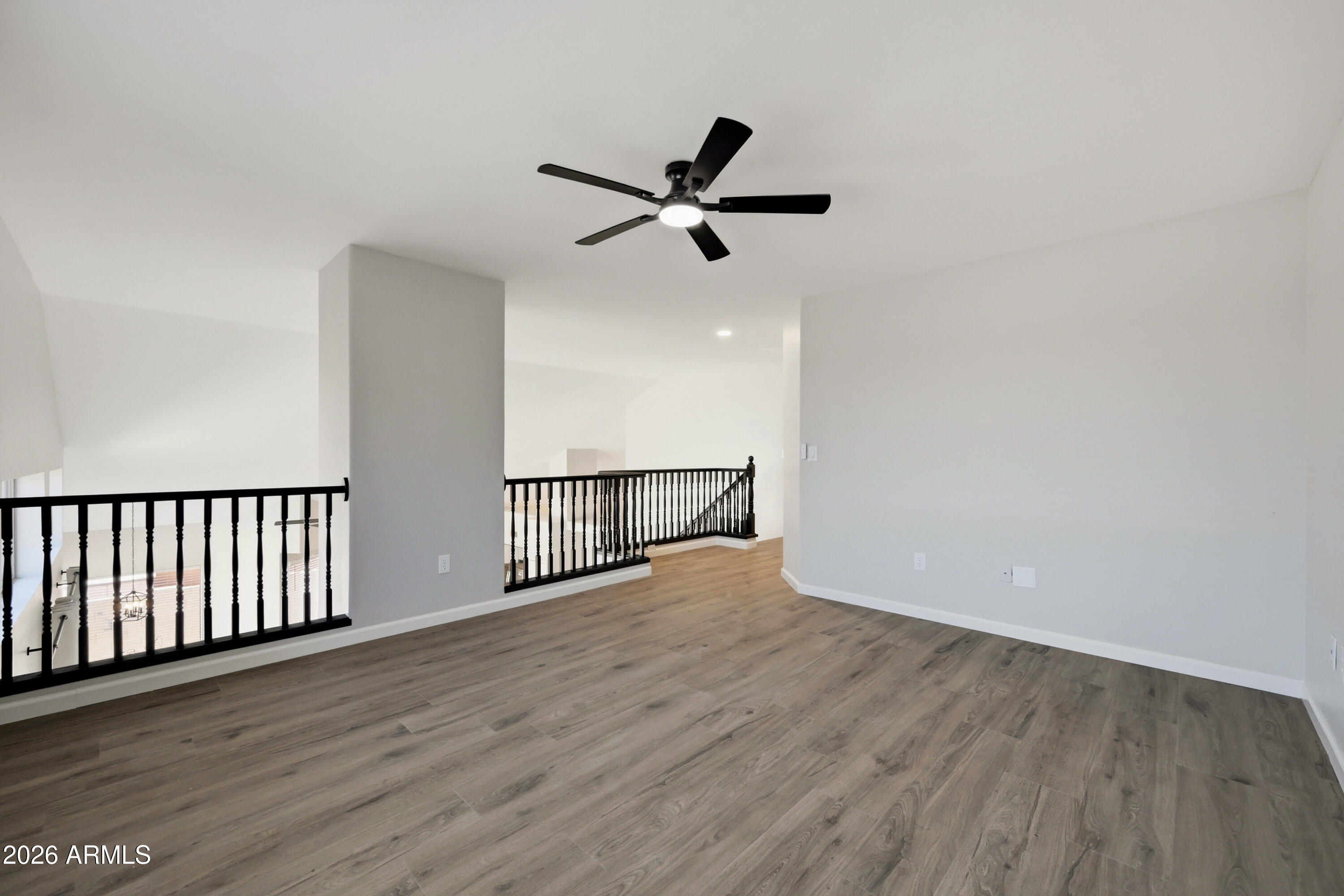 1008 E MOHAWK Drive
