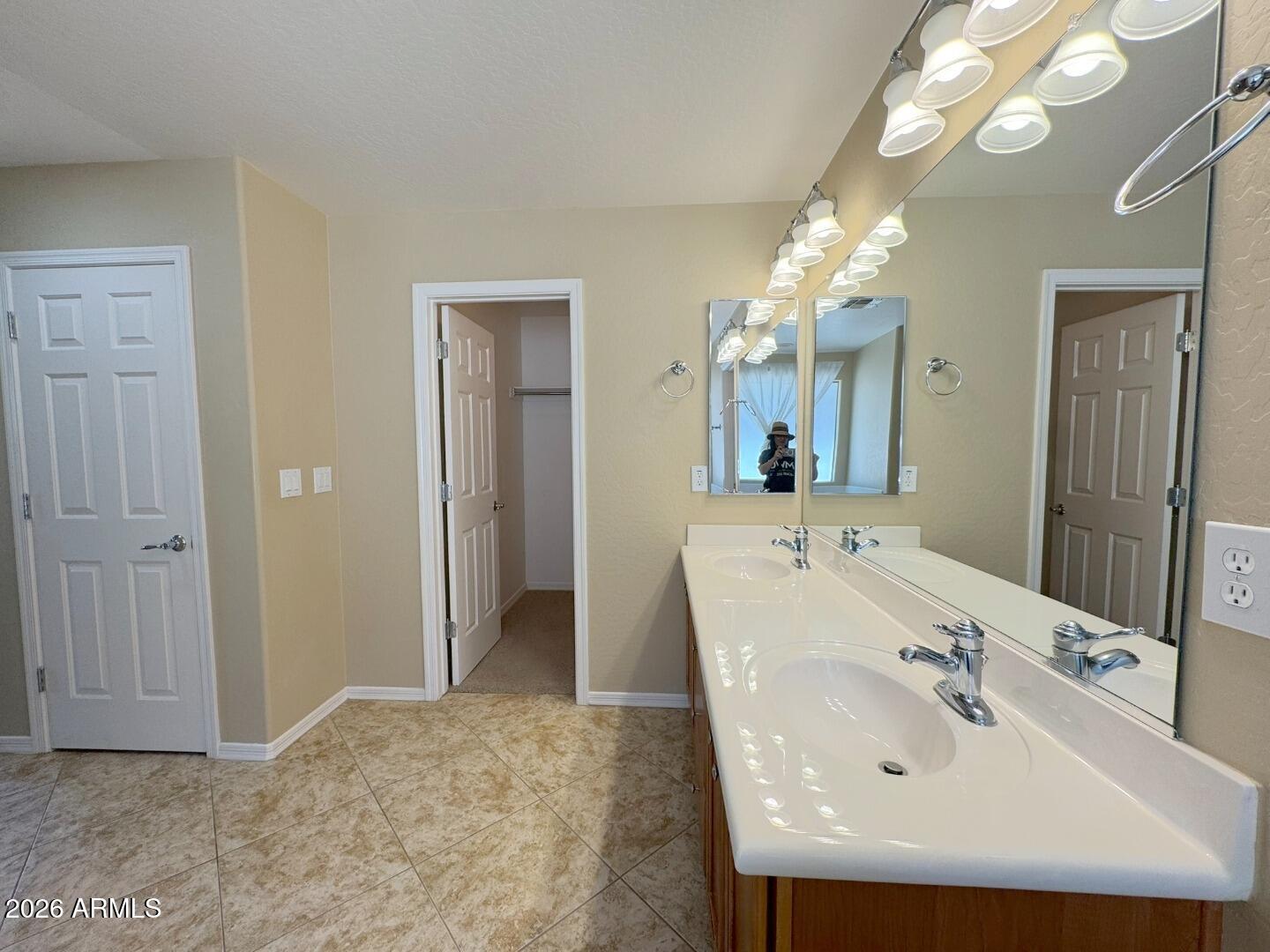 2526 W DESERT VISTA Trail