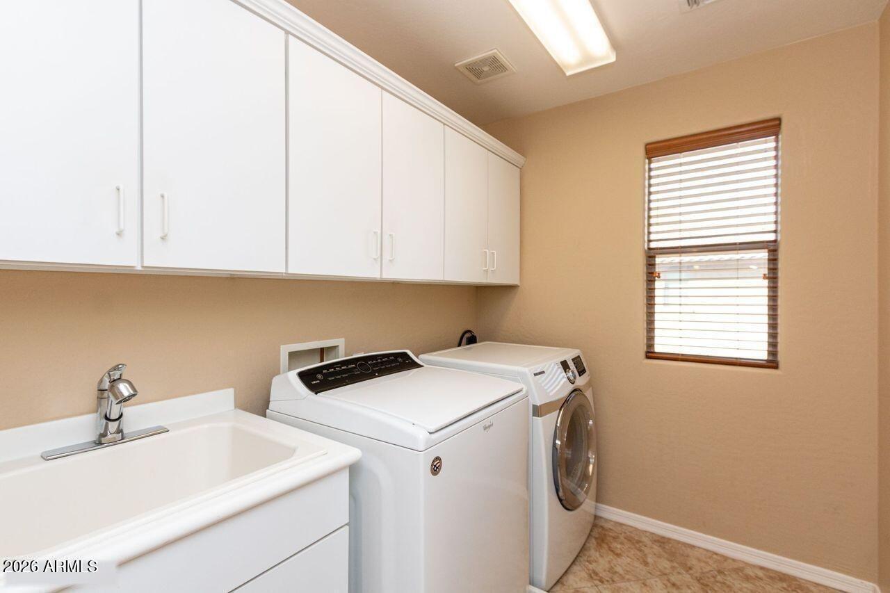 2526 W DESERT VISTA Trail