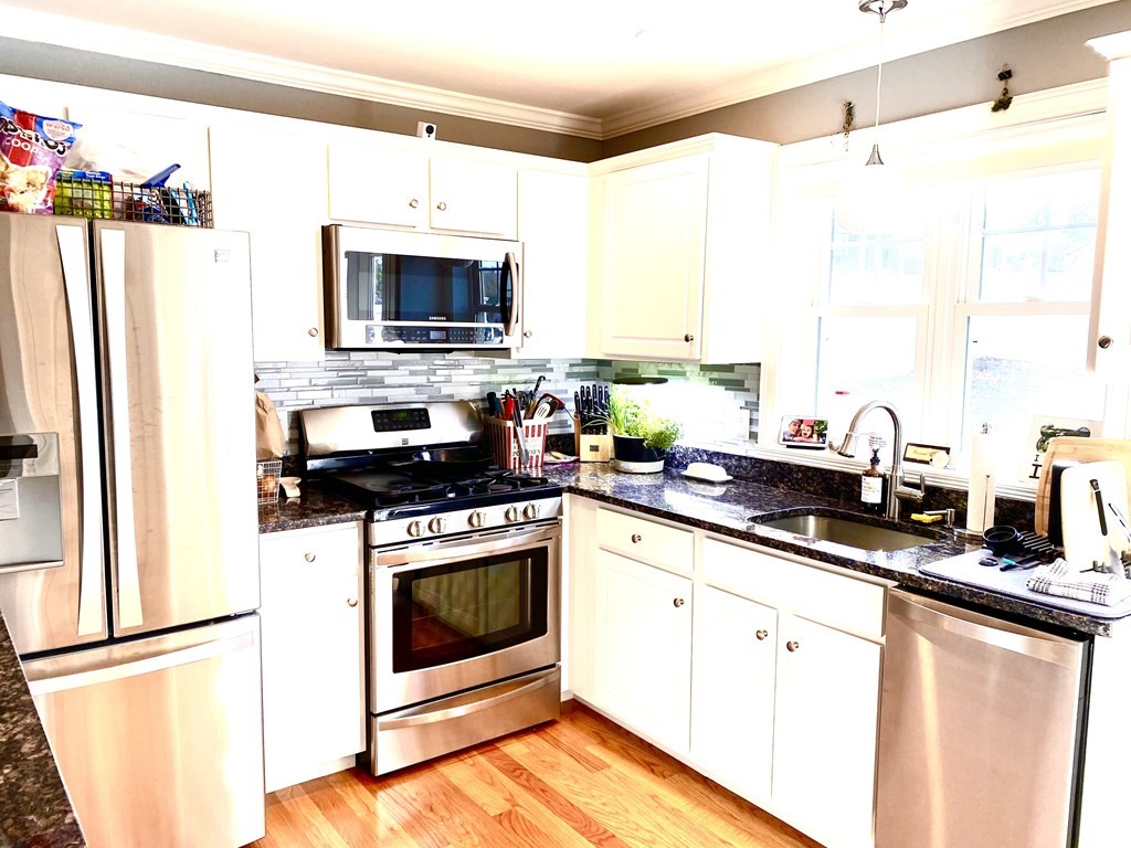15 Wilson St # b
