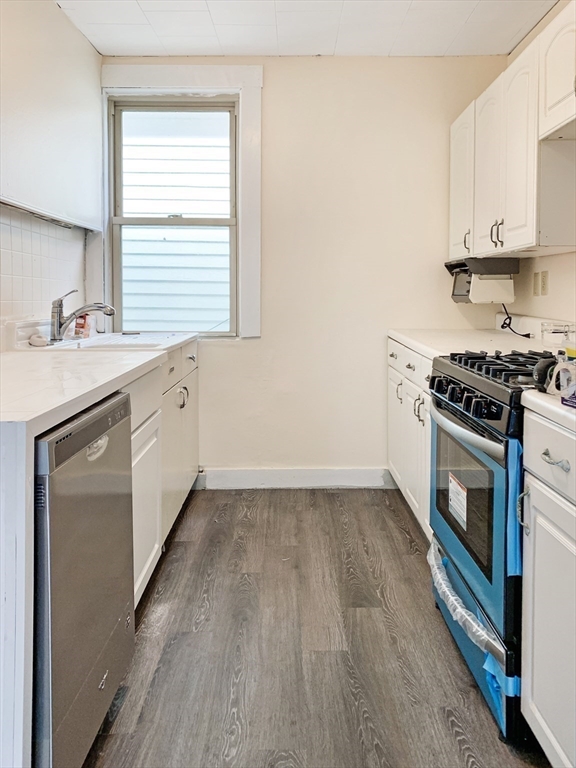 24 Ventura St