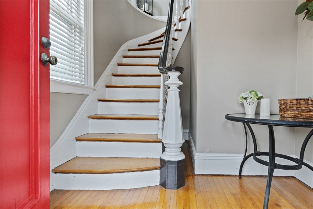 13 Saint James St