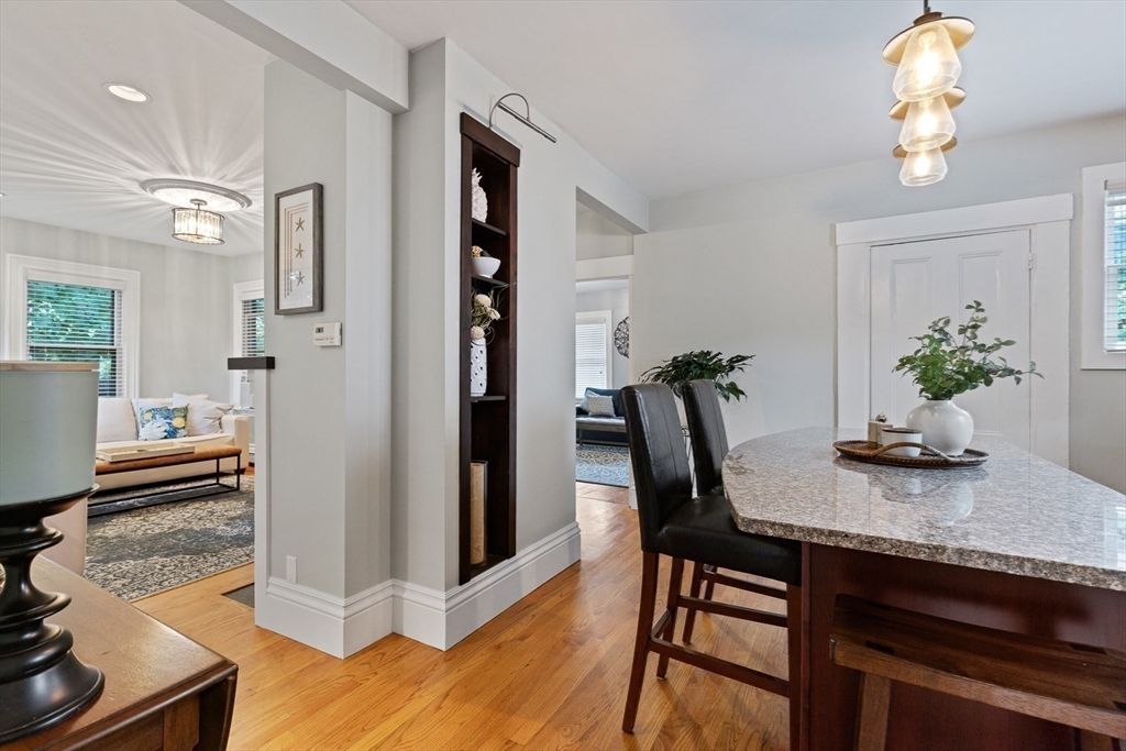 13 Saint James St