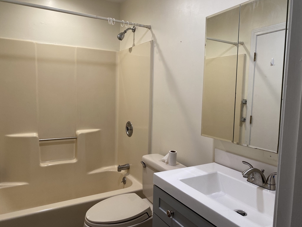 95 Highwood Drive # 9