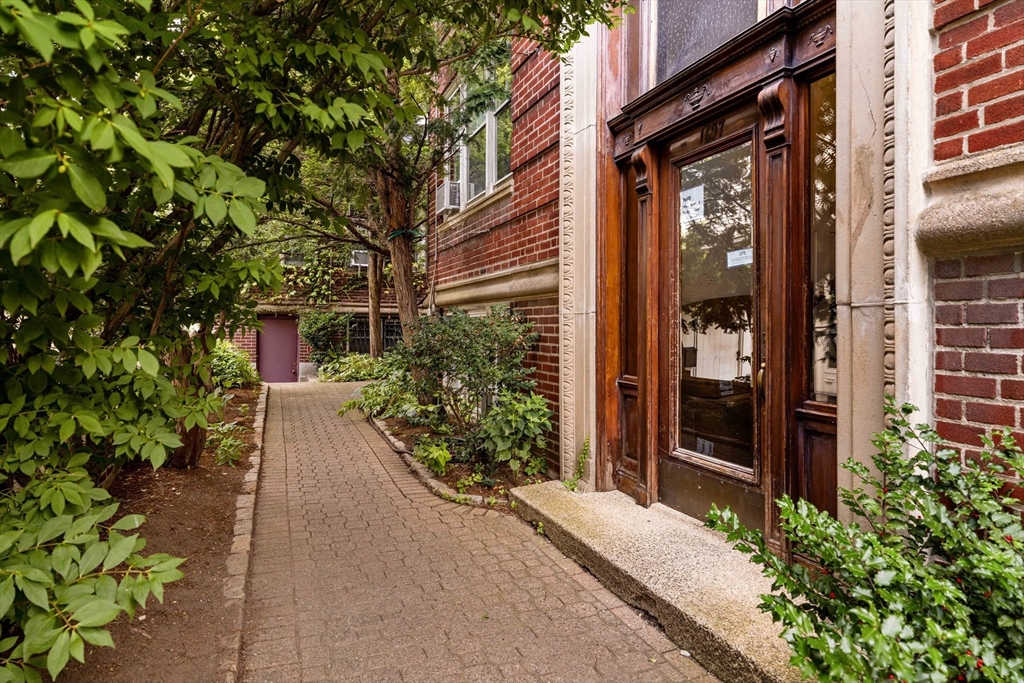 1697 Cambridge Street Unit: 6