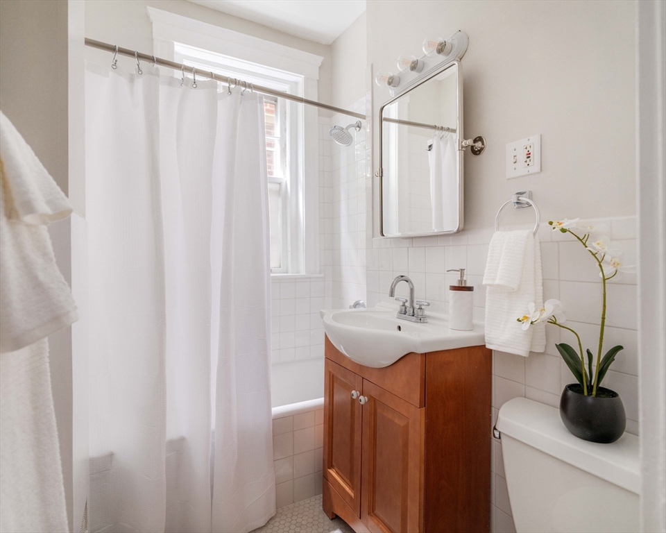 1697 Cambridge Street Unit: 6