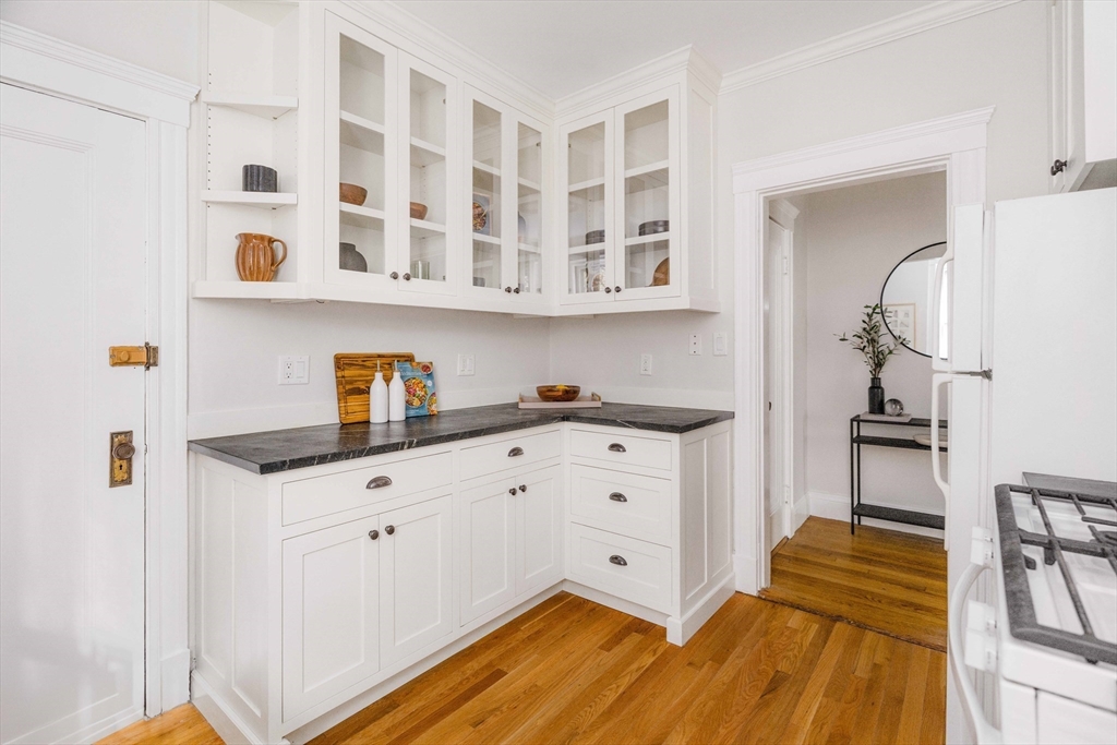 1697 Cambridge Street Unit: 6