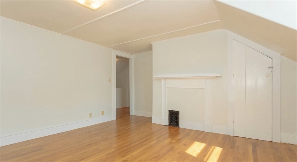 106 Washington St # 2a