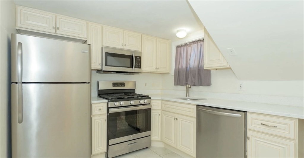 106 Washington St # 2a