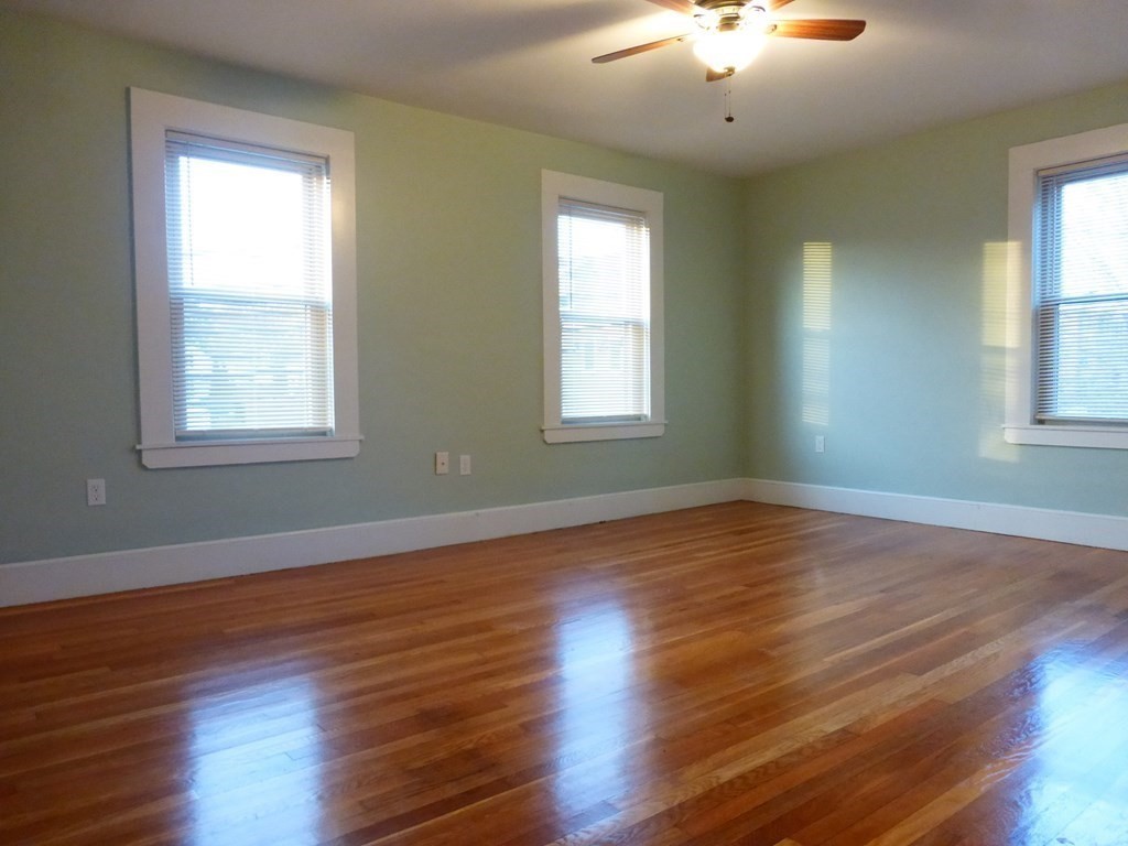 192-196 Willow St, Waltham