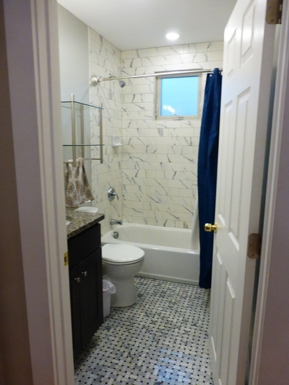 192-196 Willow St, Waltham