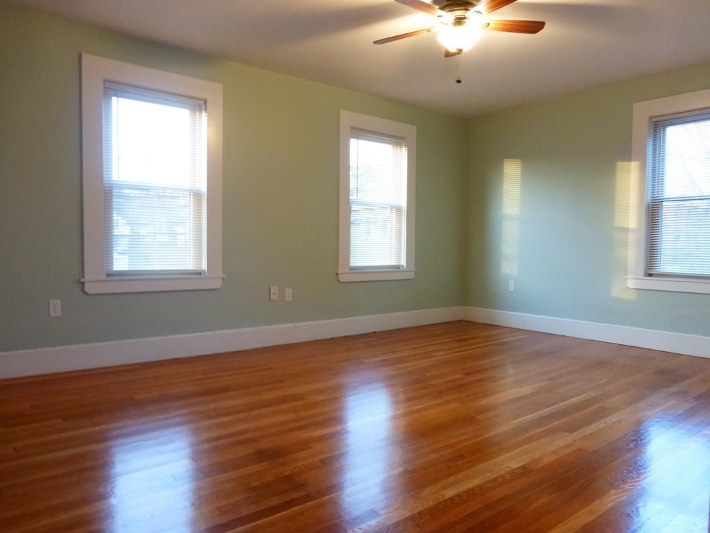 192-196 Willow St, Waltham