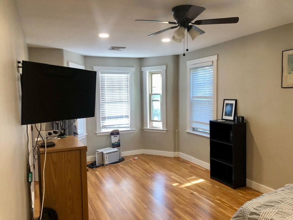 192-196 Willow St, Waltham