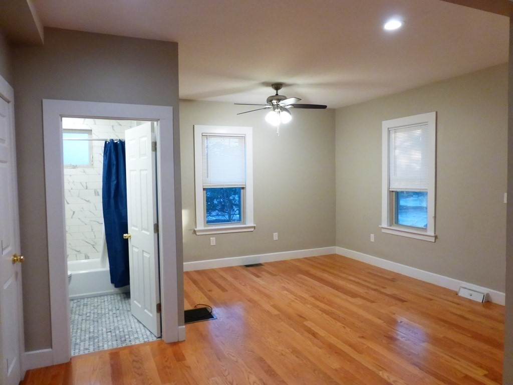 192-196 Willow St, Waltham