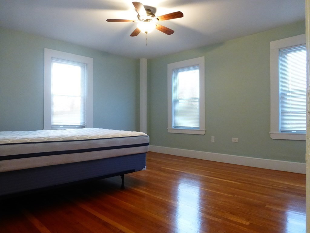 192-196 Willow St, Waltham