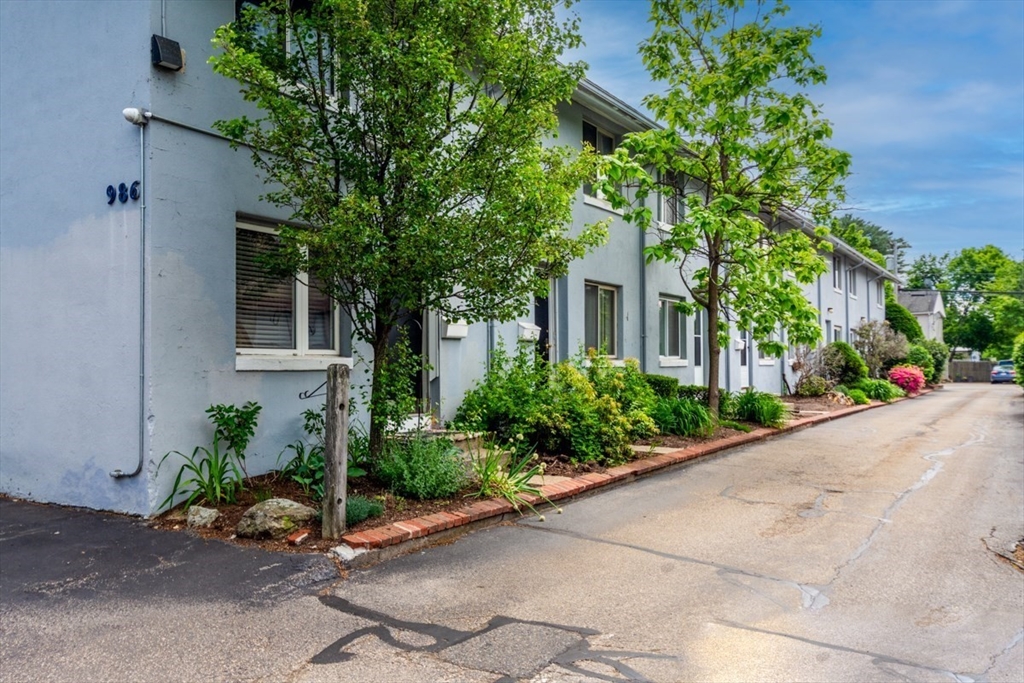 986 Washington Street # 8