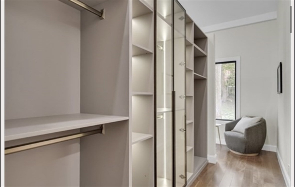 16 Summit St # 16