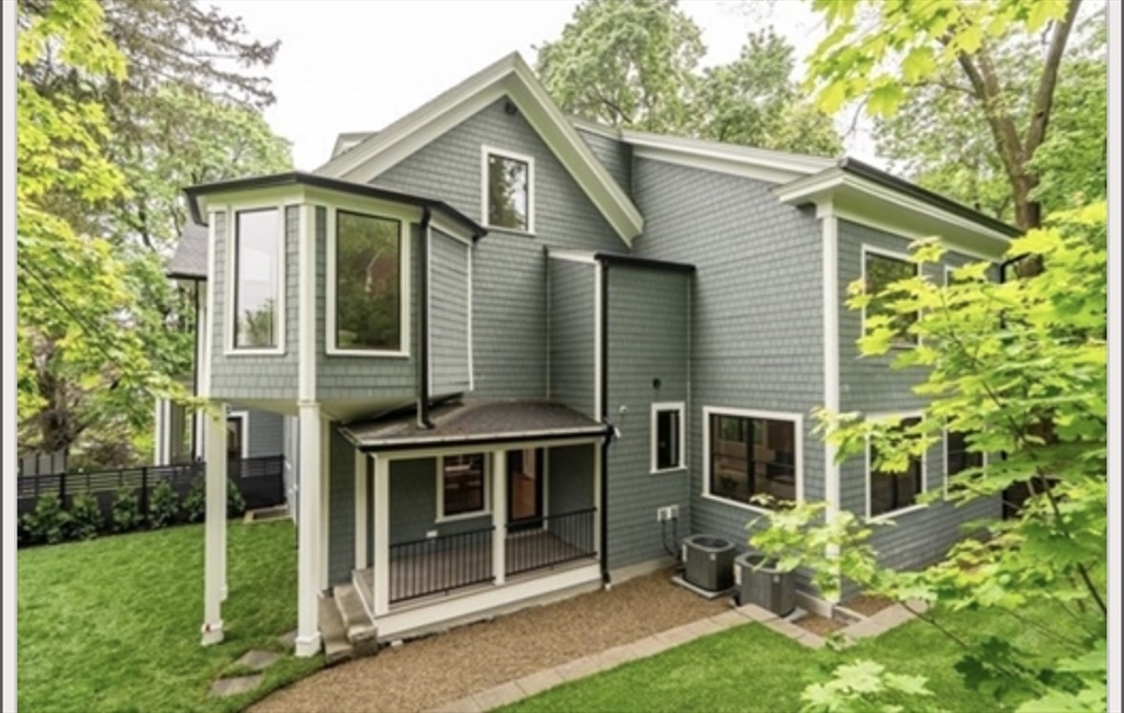 16 Summit St # 16