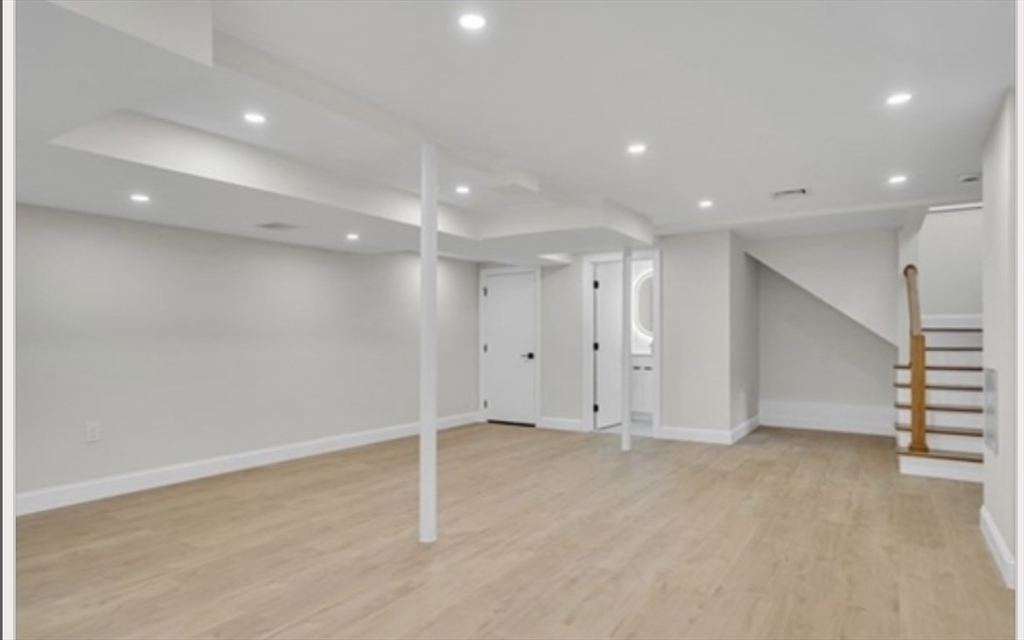 16 Summit St # 16