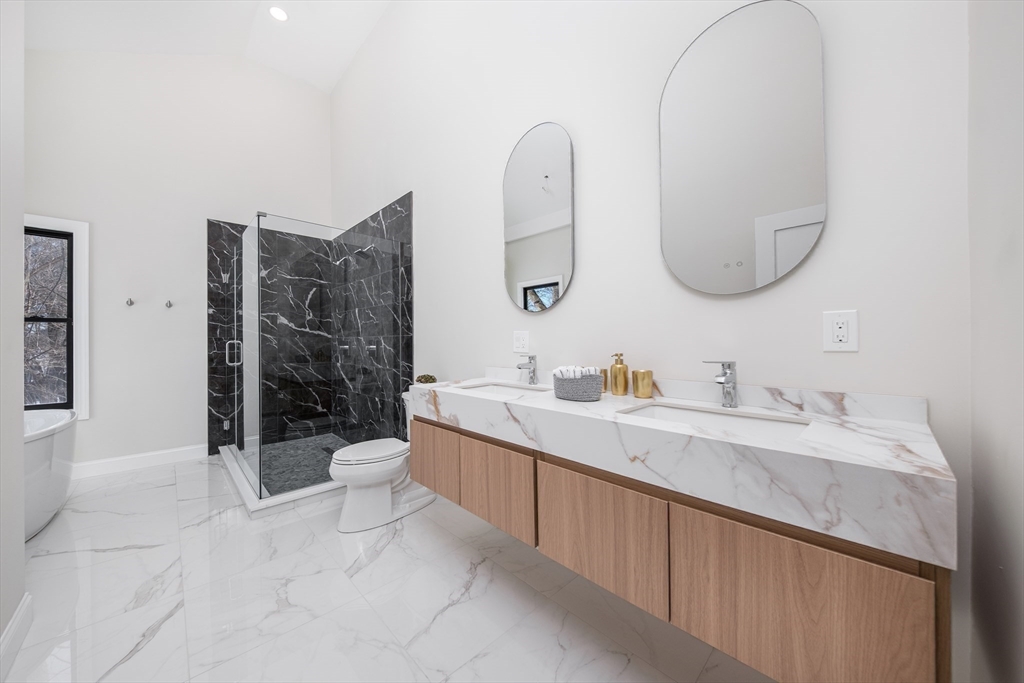 16 Summit St # R Unit: 16-R