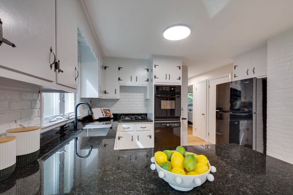 215 Blue Hill Dr