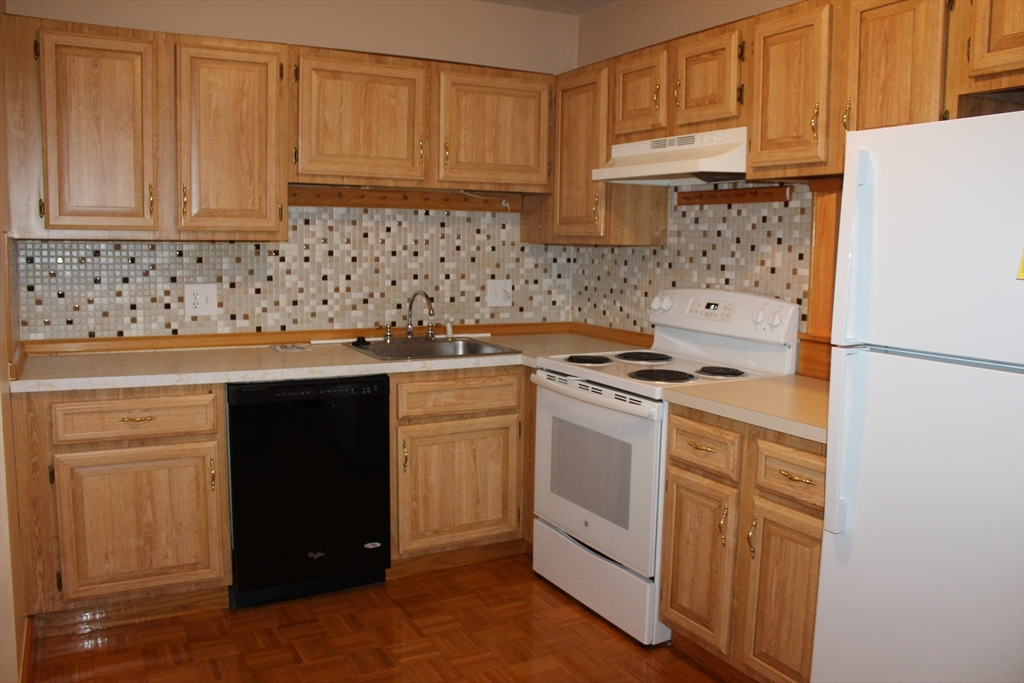 67 Milliken Ave # 22B