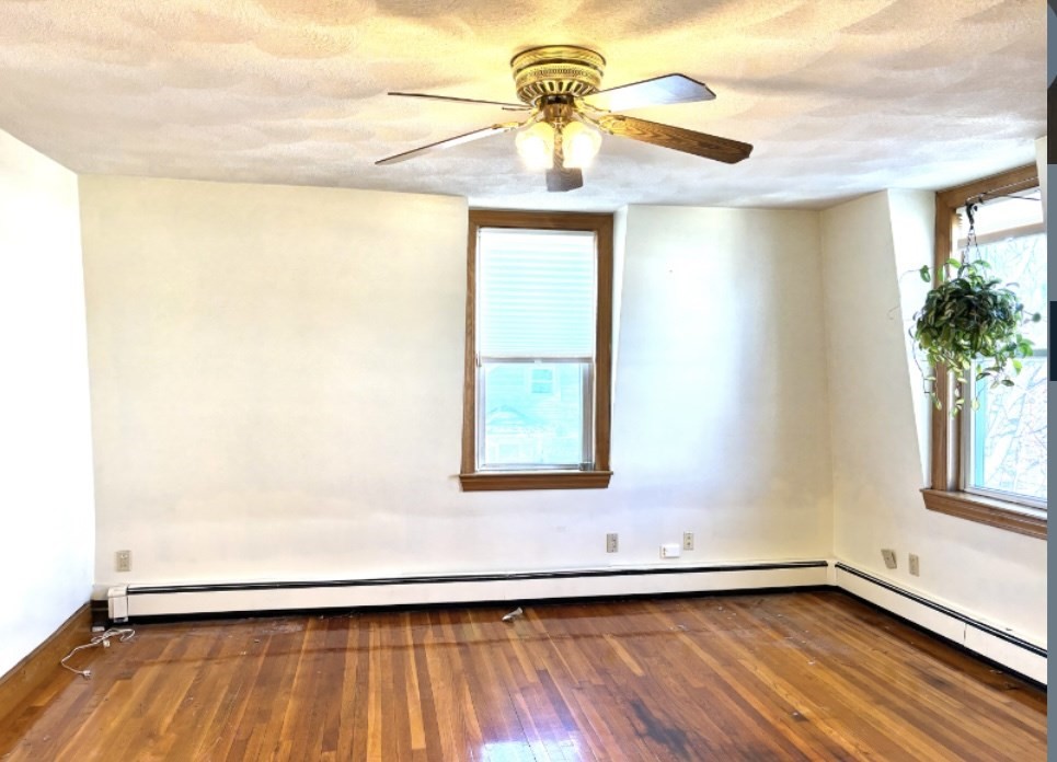 55 Port Norfolk St # 3