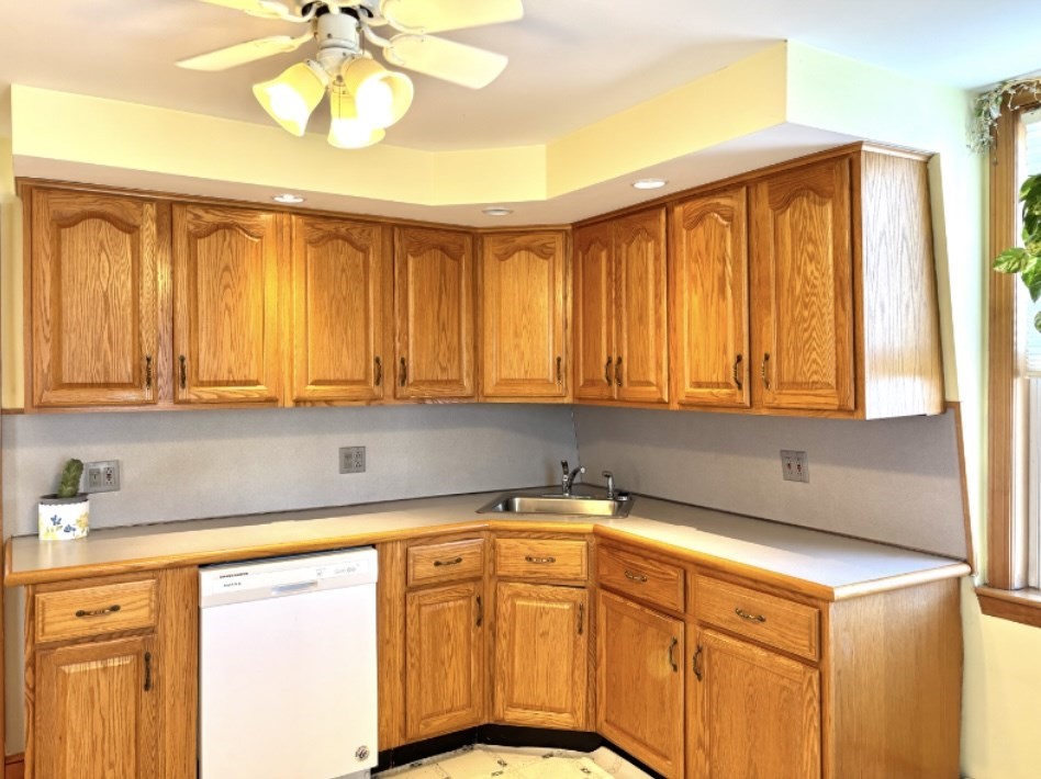 55 Port Norfolk St # 3