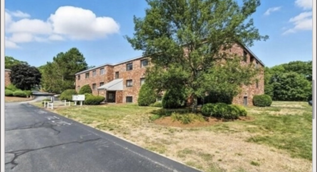 67 Milliken Ave # 22b