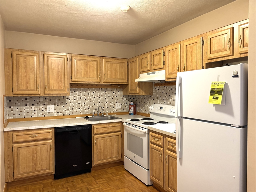 67 Milliken Ave # 22b