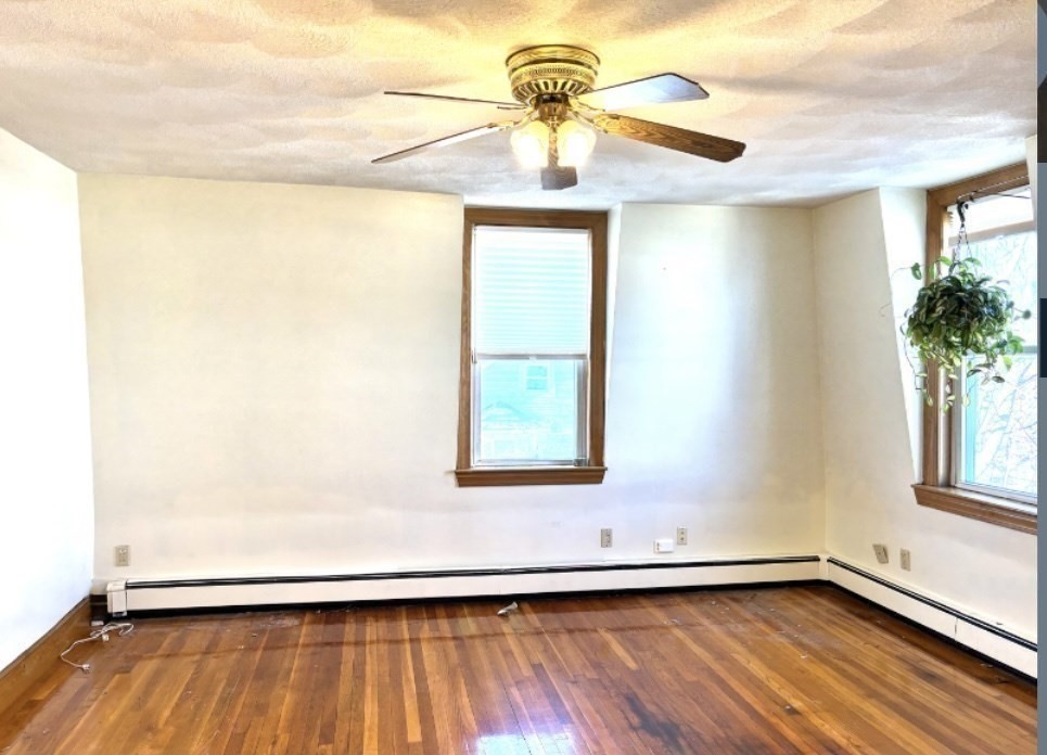 55 Port Norfolk St # 3