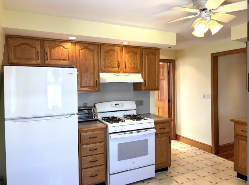 55 Port Norfolk St # 3