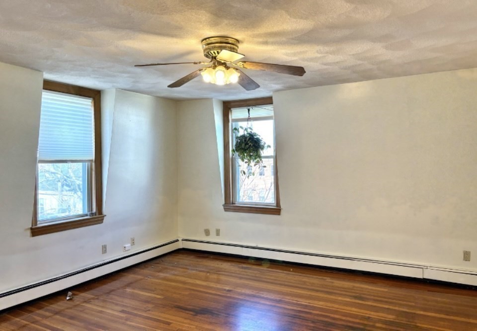 55 Port Norfolk St # 3