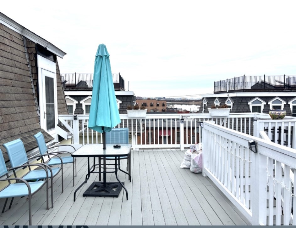 55 Port Norfolk St # 3