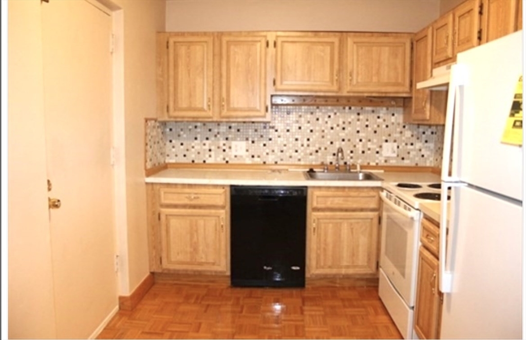 67 Milliken Ave # 22b