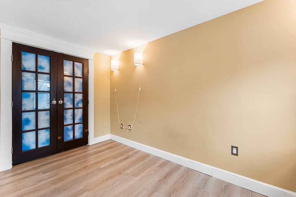 20 Chestnut St # 11