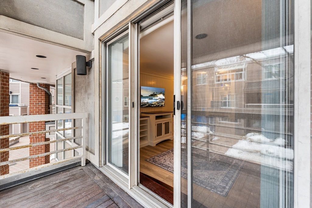 20 Chestnut St # 11