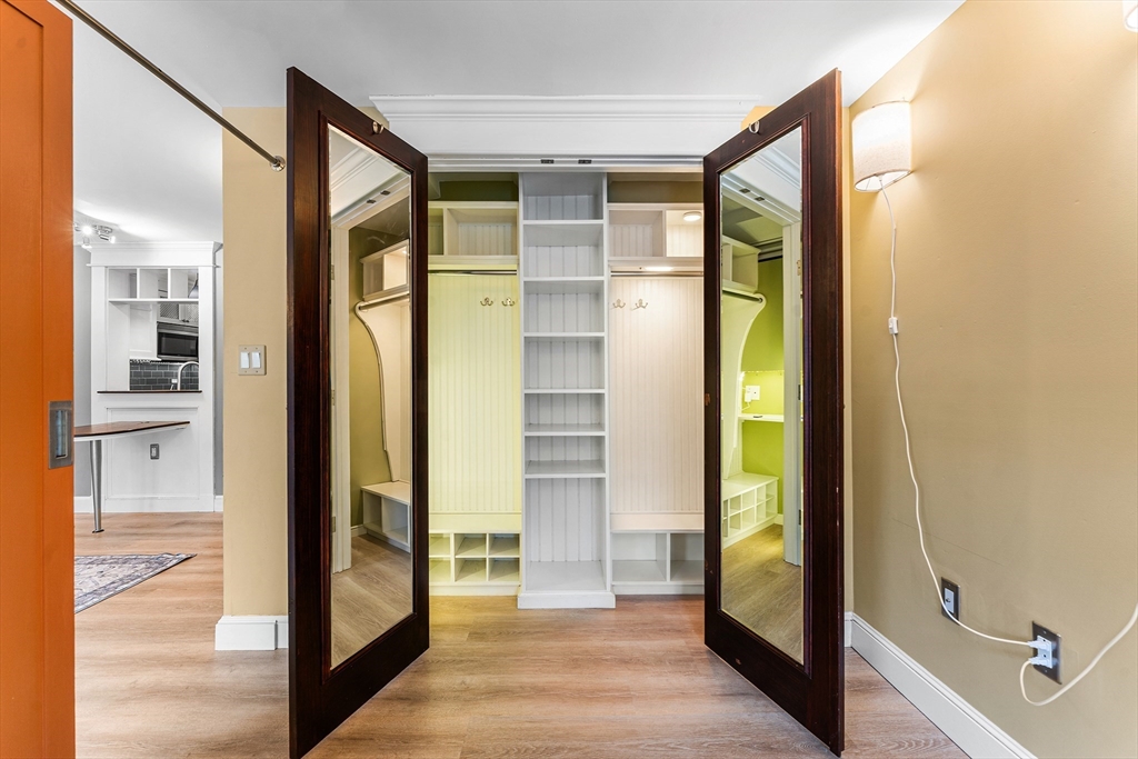 20 Chestnut St # 11
