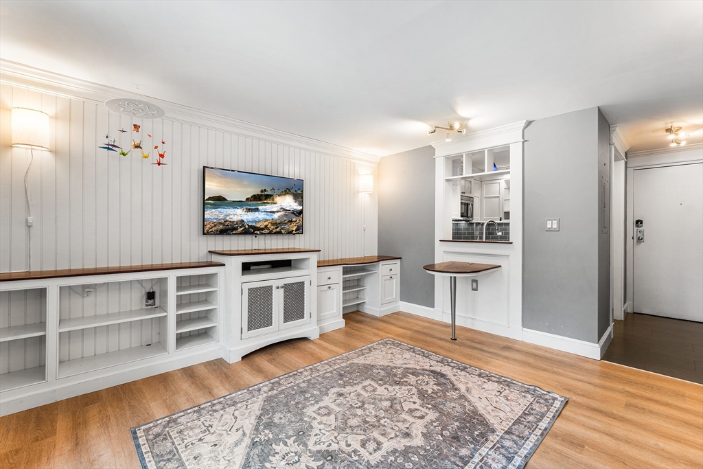 20 Chestnut St # 11
