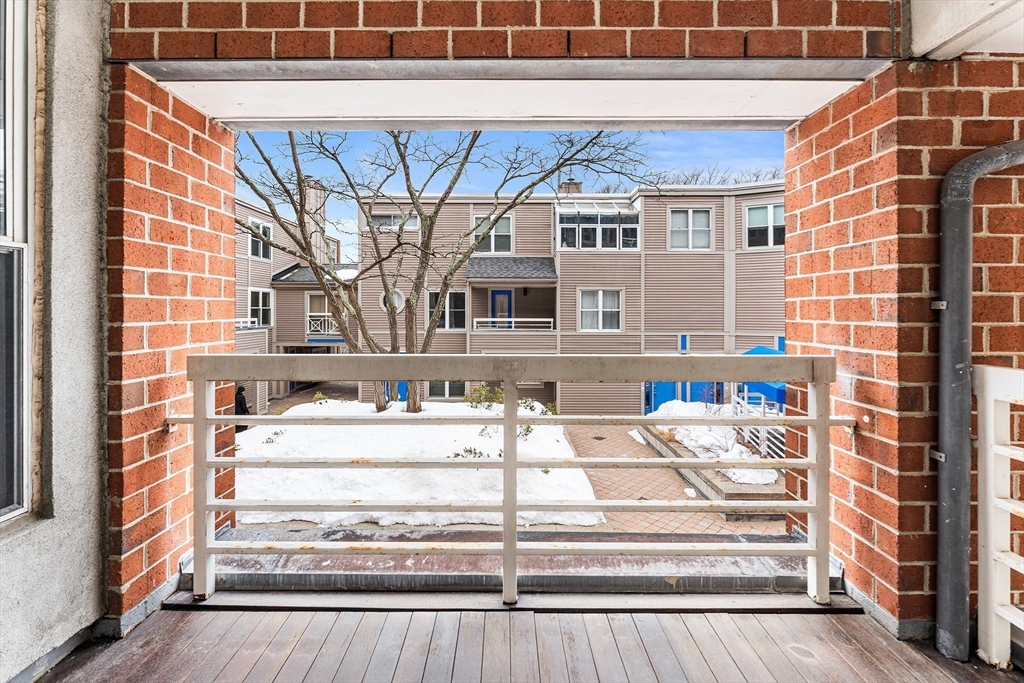 20 Chestnut St # 11