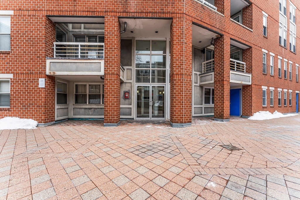 20 Chestnut St # 11