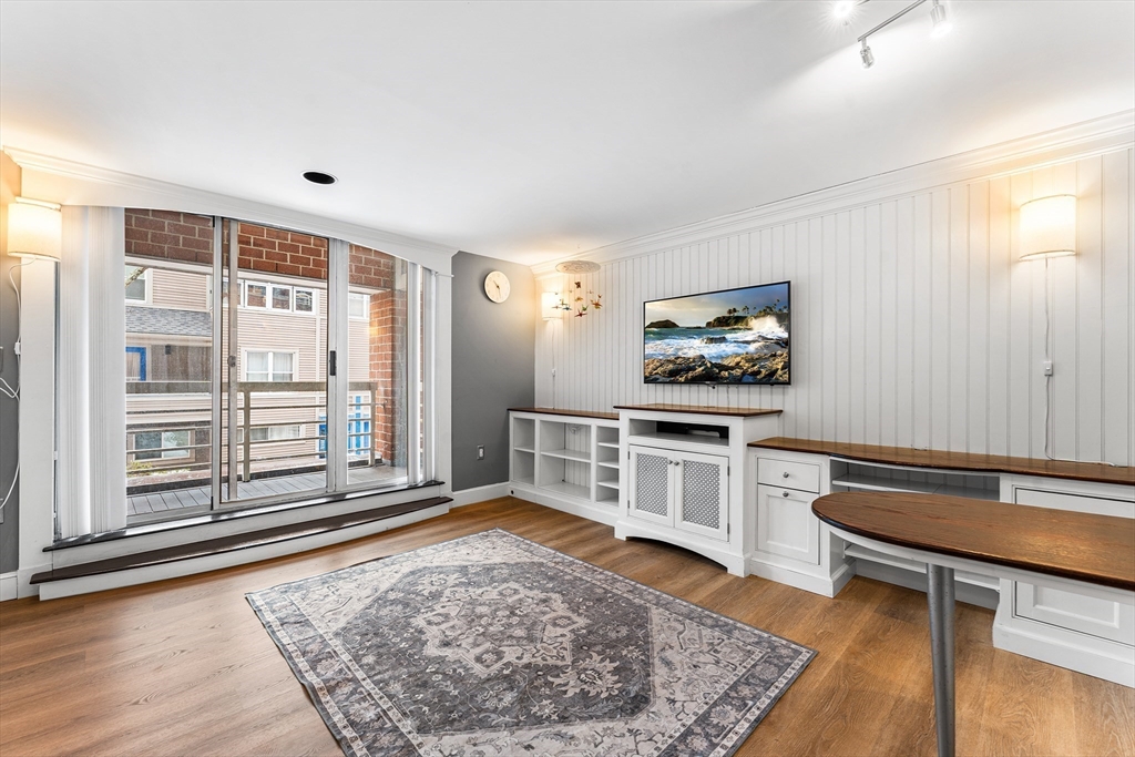 20 Chestnut St # 11