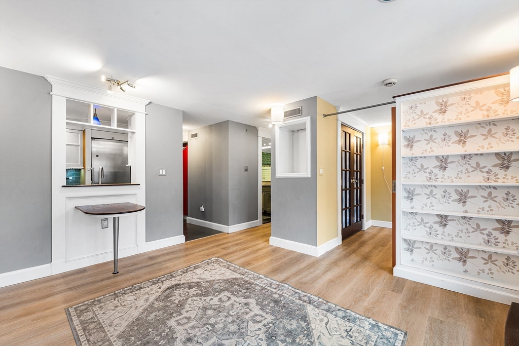 20 Chestnut St # 11