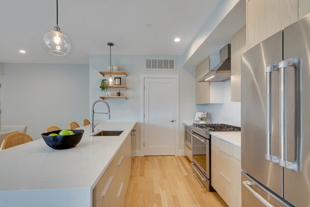 165-167 Bowen Street # 3