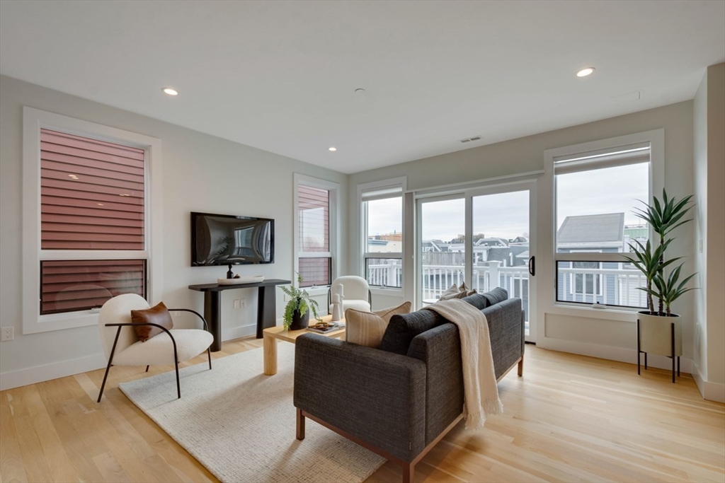 165-167 Bowen Street # 3