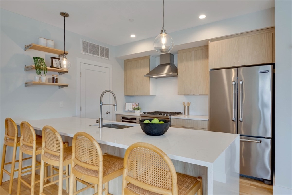 165-167 Bowen Street # 3