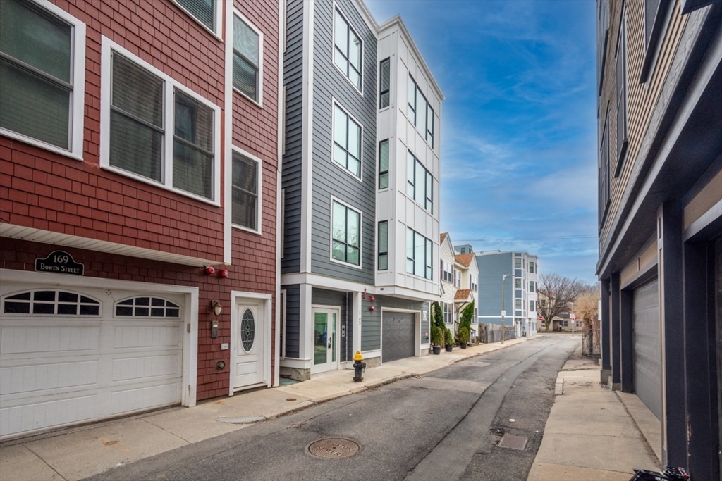 165-167 Bowen Street # 3