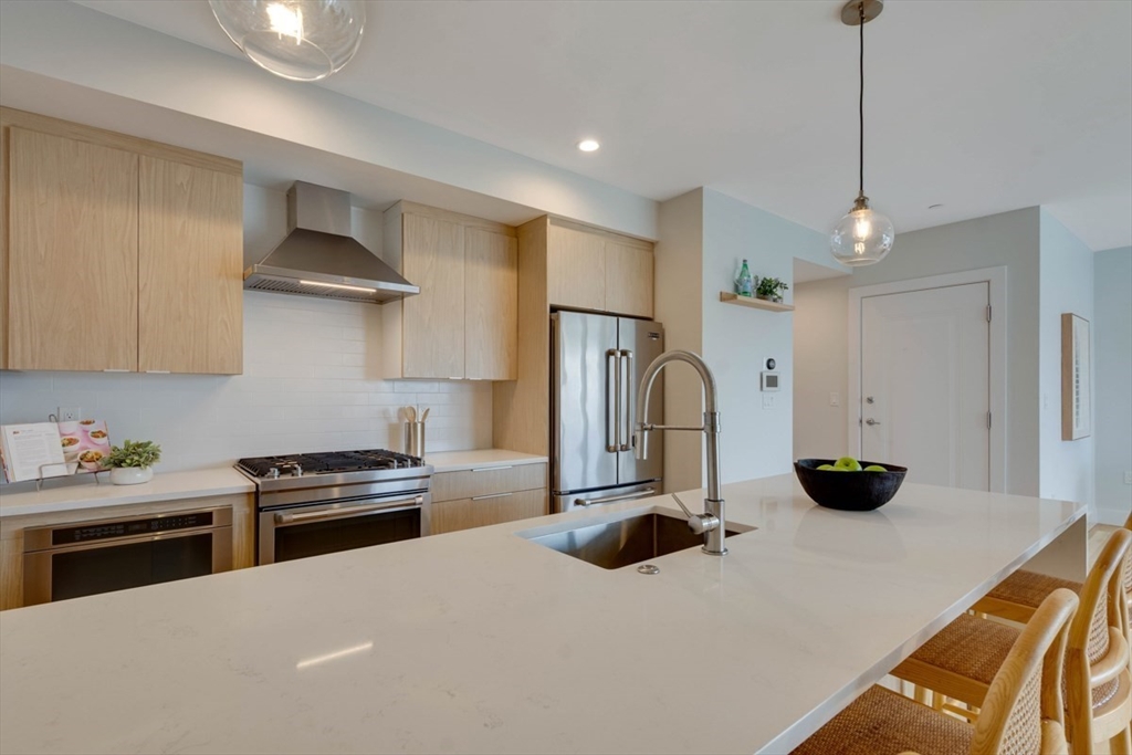 165-167 Bowen Street # 3